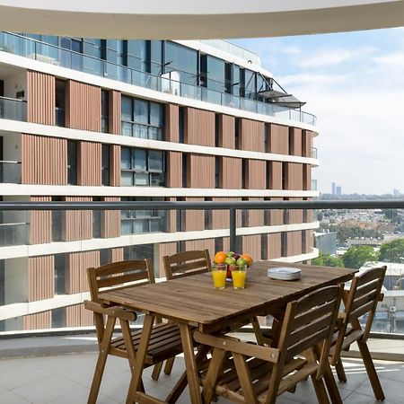 3 Ma'On - By Beach Apartments Tlv Тель-Авів Екстер'єр фото