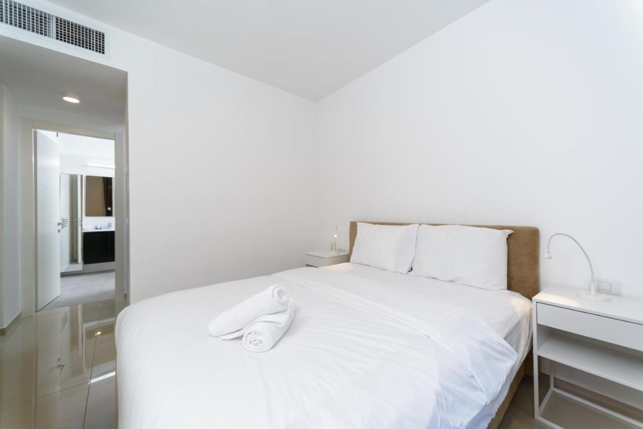 3 Ma'On - By Beach Apartments Tlv Тель-Авів Екстер'єр фото